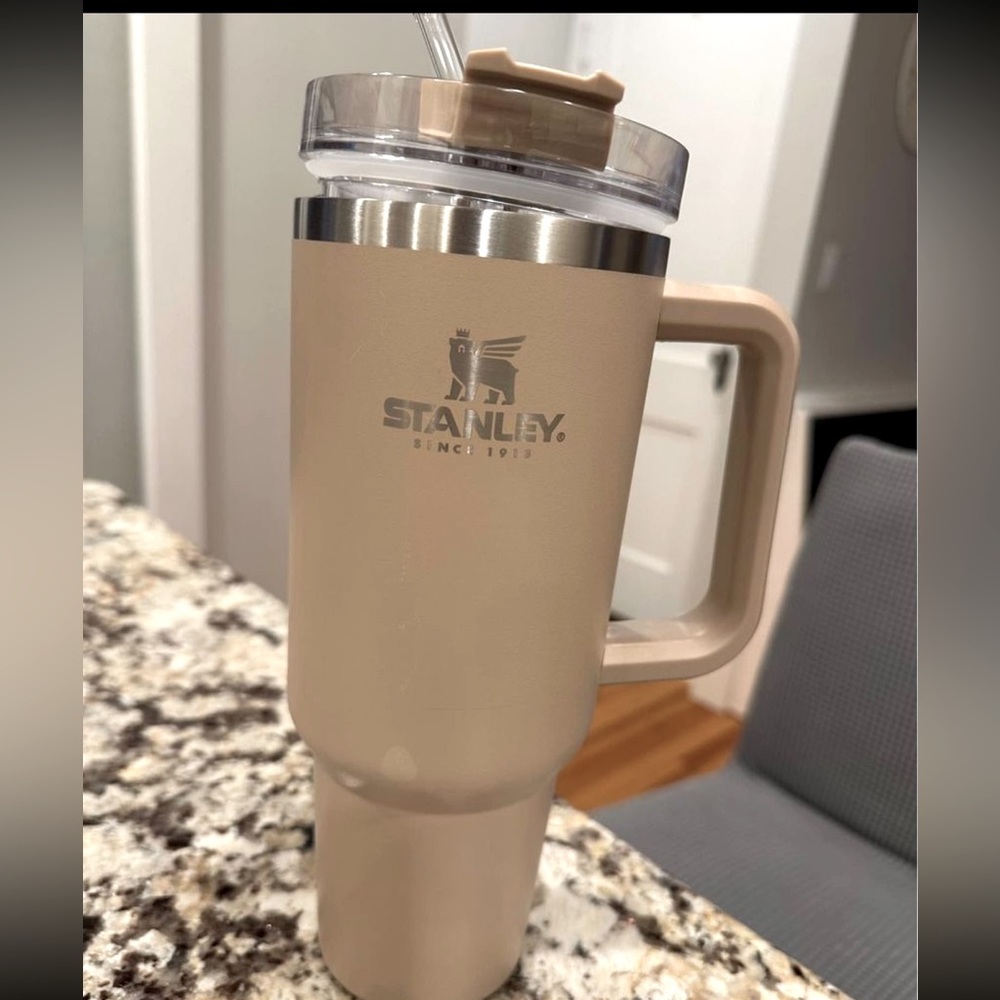 40oz beige Stanley